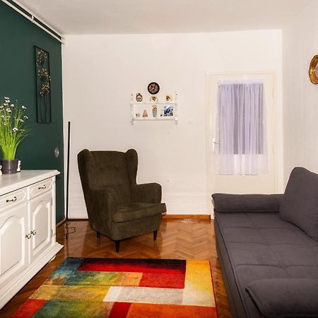 3 Bedroom Beautiful Apartment In Senj Senj  Exterior photo