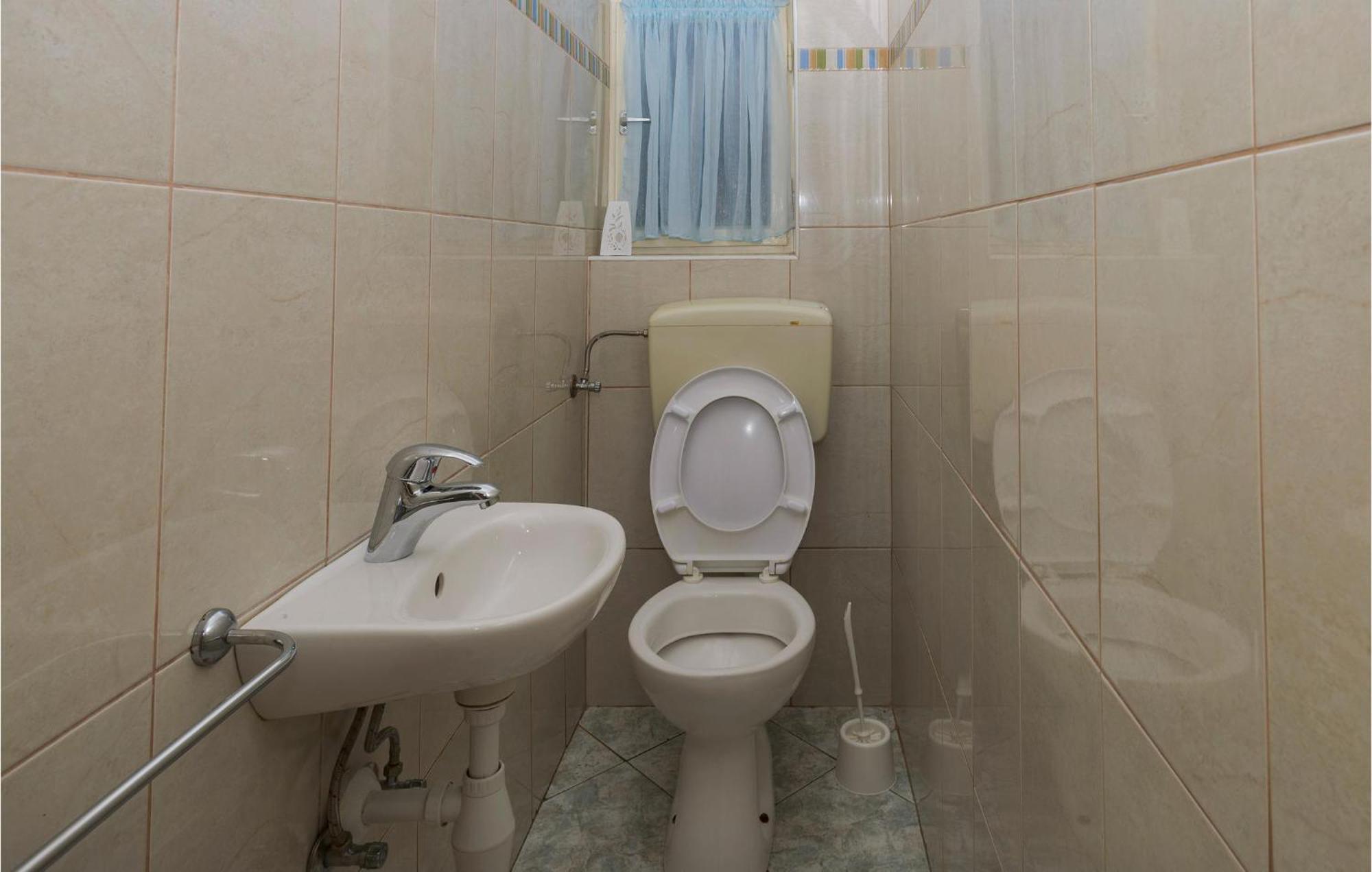 3 Bedroom Beautiful Apartment In Senj Senj  Exterior photo