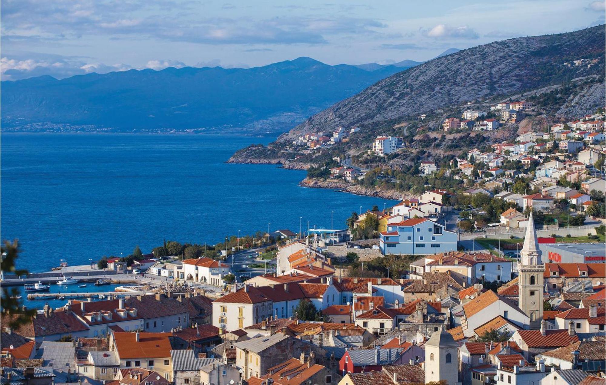 3 Bedroom Beautiful Apartment In Senj Senj  Exterior photo